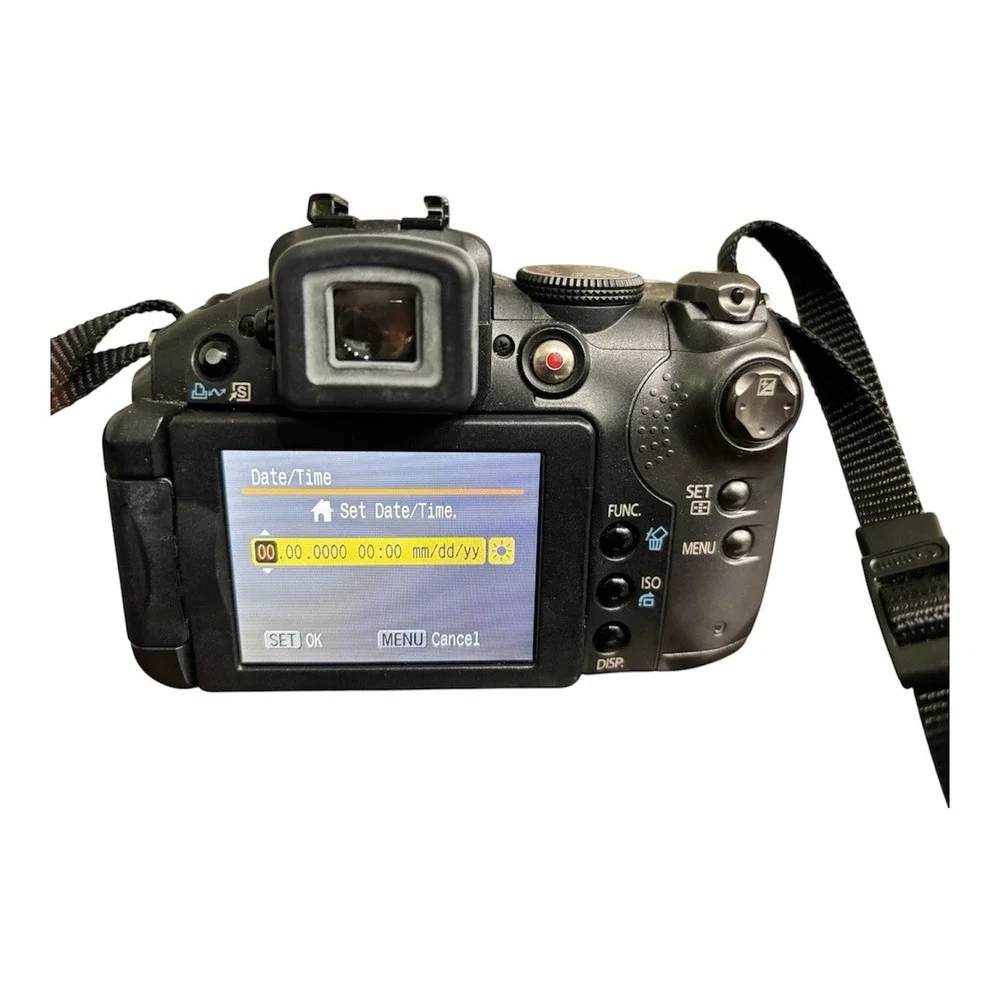 Canon PowerShot S5 IS 8MP Digital Camera 12x Optical Zoom Image Stabilizer W/Bag